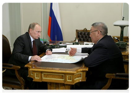 Prime Minister Vladimir Putin meeting with Yegor Borisov, head of the Republic of Sakha (Yakutia)|18 january, 2011|18:30