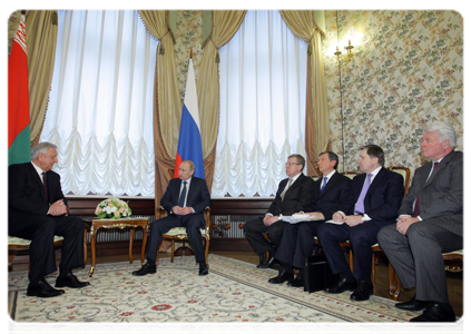 Председатель Правительства Российской Федерации В.В.Путин встретился с Премьер-министром Белоруссии М.В.Мясниковичем|20 января, 2011|15:02