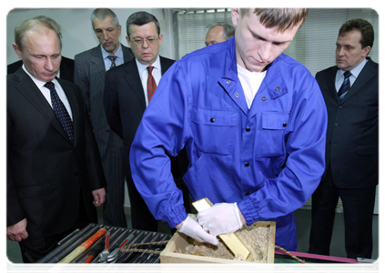Prime Minister Vladimir Putin at the central depository of Russia’s Central Bank, which holds two-thirds of the country’s gold and foreign exchange reserves|24 january, 2011|17:41
