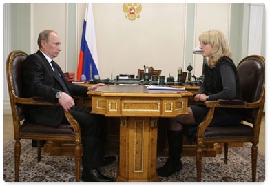 Prime Minister Vladimir Putin discusses assistance to Domodevovo International Airport victims with Minister of Healthcare and Social Development Tatyana Golikova