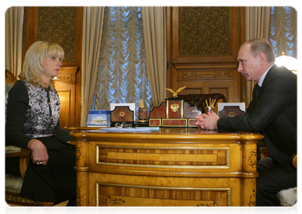 Prime Minister Vladimir Putin at a meeting with Minister of Healthcare and Social Development Tatyana Golikova|26 january, 2011|15:21