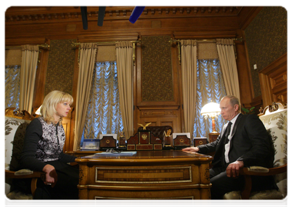 Prime Minister Vladimir Putin at a meeting with Minister of Healthcare and Social Development Tatyana Golikova|26 january, 2011|15:21