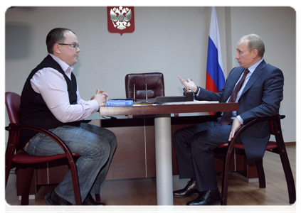 Prime Minister Vladimir Putin meeting with citizens in the public reception office of United Russia’s chairman in Orenburg|27 january, 2011|21:57