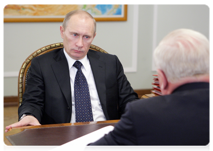 Prime Minister Vladimir Putin meeting with Tomsk Region Governor Viktor Kress|28 january, 2011|14:14