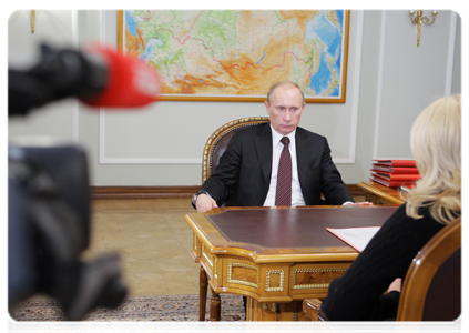 Prime Minister Vladimir Putin meets with Minister of Healthcare and Social Development Tatyana Golikova|31 january, 2011|11:31