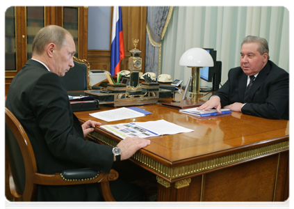 Prime Minister Vladimir Putin meeting with Omsk Region Governor Leonid Polezhayev|31 january, 2011|15:22