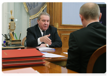 Omsk Region Governor Leonid Polezhayev at a meeting with Prime Minister Vladimir Putin|31 january, 2011|15:22