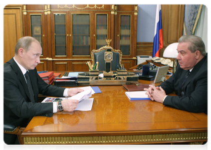 Prime Minister Vladimir Putin meeting with Omsk Region Governor Leonid Polezhayev|31 january, 2011|15:22