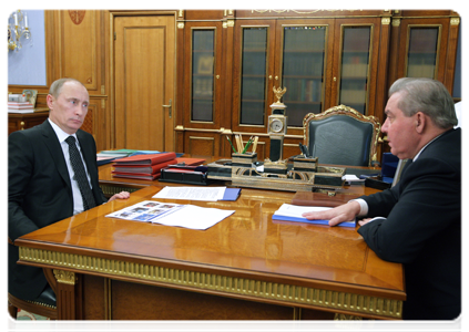 Prime Minister Vladimir Putin meeting with Omsk Region Governor Leonid Polezhayev|31 january, 2011|15:22