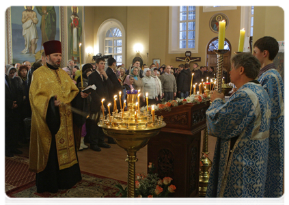 Prime Minister Vladimir Putin attending Christmas service at the church of the Protecting Veil of the Mother of God in the village of Turginovo, Tver Region|7 january, 2011|08:18