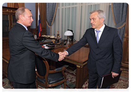 Prime Minister Vladimir Putin meets with Yevgeny Savchenko, Belgorod Region Governor|1 october, 2011|12:18