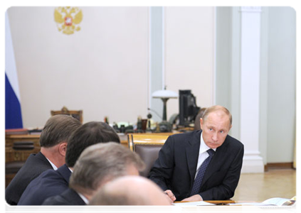Prime Minister Vladimir Putin at a meeting on equipping the Chita-Khabarovsk highway|10 october, 2011|19:31