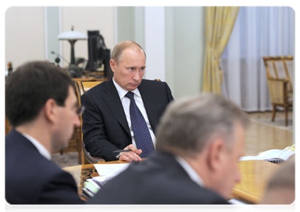 Prime Minister Vladimir Putin at a meeting on equipping the Chita-Khabarovsk highway|10 october, 2011|19:31