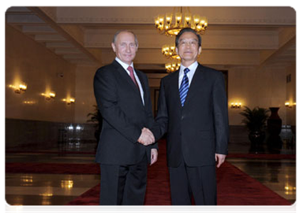 Prime Minister Vladimir Putin holding limited attendance talks with Chinese Premier Wen Jiabao|11 october, 2011|12:27