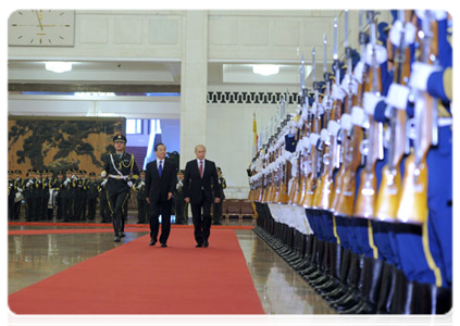 Prime Minister Vladimir Putin holding limited attendance talks with Chinese Premier Wen Jiabao|11 october, 2011|12:33