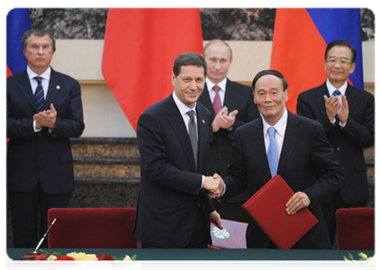 Russian Deputy Prime Minister Alexander Zhukov and Vice Premier of China’s State Council Wang Qishan|11 october, 2011|16:04