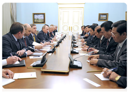 Prime Minister Vladimir Putin meeting with the President of the Lao People's Democratic Republic, Choummaly Sayasone|13 october, 2011|18:31