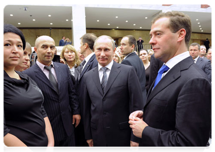 President Dmitry Medvedev and Prime Minister Vladimir Putin attend a gala concert in honour of Agricultural and Processing Industries Workers' Day|14 october, 2011|21:51