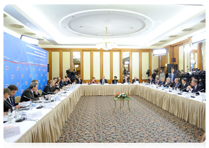 Prime Minister Vladimir Putin chairing a meeting of the Foreign Investment Advisory Council (FIAC)|17 october, 2011|14:33