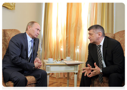 Prime Minister Vladimir Putin meets with filmmaker Alexander Sokurov|18 october, 2011|16:40