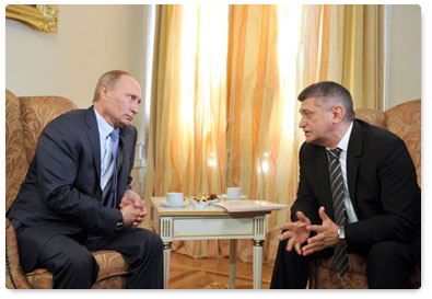 Prime Minister Vladimir Putin meets with filmmaker Alexander Sokurov in St Petersburg