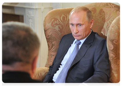 Prime Minister Vladimir Putin meets with filmmaker Alexander Sokurov|18 october, 2011|16:41