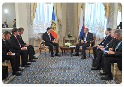 Prime Minister Vladimir Putin meets with Moldovan Prime Minister Vladimir Filat|18 october, 2011|17:01