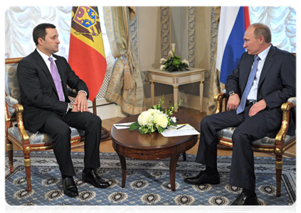 Prime Minister Vladimir Putin meets with Moldovan Prime Minister Vladimir Filat|18 october, 2011|17:01