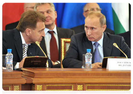 Prime Minister Vladimir Putin and First Deputy Prime Minister Igor Shuvalov at an enlarged meeting of the CIS Council of Heads of Government|18 october, 2011|22:02