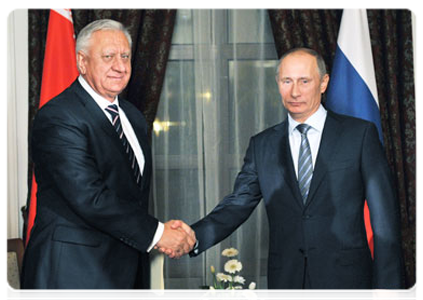 Prime Minister Vladimir Putin at a meeting with Belarusian Prime Minister Mikhail Myasnikovich|19 october, 2011|20:57