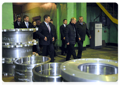 Prime Minister Vladimir Putin visiting the Proletarsky Zavod plant in St Petersburg|20 october, 2011|18:32