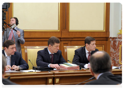 Deputy Prime Minister and Presidential Plenipotentiary Envoy to the North Caucasus Federal District Alexander Khloponin, Deputy Prime Minister Dmitry Kozak and Deputy Prime Minister Alexander Zhukov at a Government meeting|27 october, 2011|16:09