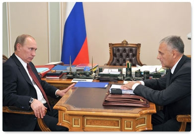 Prime Minister Vladimir Putin meets with Sakhalin Region Governor Alexander Khoroshavin