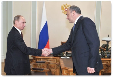 Prime Minister Vladimir Putin meets with the Head of the Republic of Dagestan, Magomedsalam Magomedov