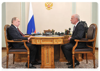 Prime Minister Vladimir Putin meeting with Aslan Tkhakushinov, the head of the Republic of Adygea|31 october, 2011|12:16