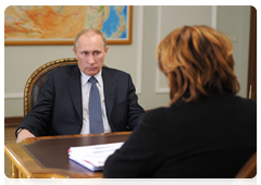 Prime Minister Vladimir Putin holds a working meeting with the Minister of Agriculture Yelena Skrynnik|31 october, 2011|17:00