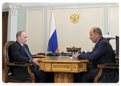 Prime Minister Vladimir Putin meets with Vnesheconombank Chairman Vladimir Dmitriyev|31 october, 2011|17:32