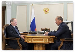 Prime Minister Vladimir Putin meets with Vnesheconombank Chairman Vladimir Dmitriyev