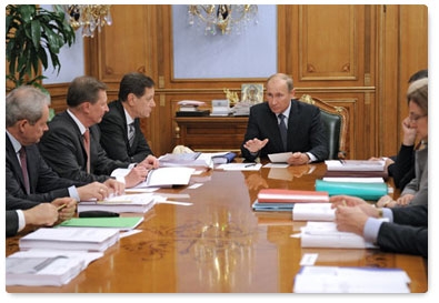 Prime Minister Vladimir Putin holds a meeting on amending the federal law On the 2011 Federal Budget and 2012-2013 Planning Period