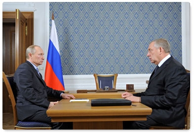 Prime Minister Vladimir Putin meets with Novgorod Region Governor Sergei Mitin