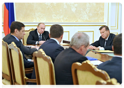 Prime Minister Vladimir Putin at a Government Presidium meeting|10 november, 2011|17:34