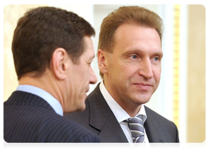 First Deputy Prime Minister Igor Shuvalov and Deputy Prime Minister Alexander Zhukov at a Government Presidium meeting|10 november, 2011|17:34