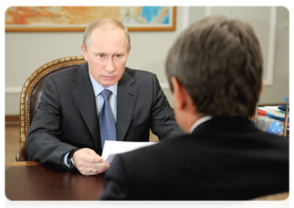 Prime Minister Vladimir Putin meeting with Krasnodar Territory Governor Alexander Tkachev|11 november, 2011|18:46