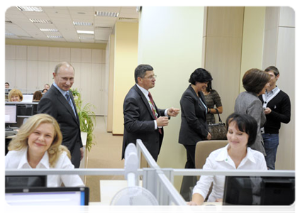 Prime Minister Vladimir Putin visits Sberbank's South Port customer support centre|12 november, 2011|17:25