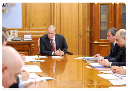 Prime Minister Vladimir Putin holding a meeting on state defence-industry contracts|14 november, 2011|18:14