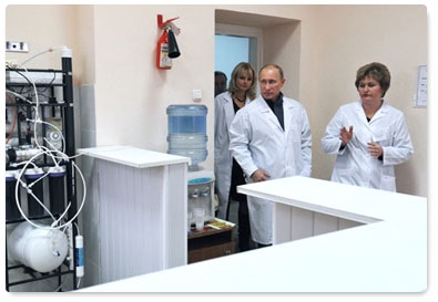 Prime Minister Vladimir Putin visits the Golovchino rural district hospital while on a working visit to the Belgorod Region