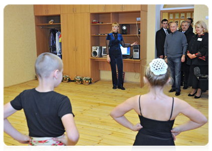 Председатель Правительства Российской Федерации В.В.Путин посетил Головчинскую детскую школу искусств|15 ноября, 2011|19:28