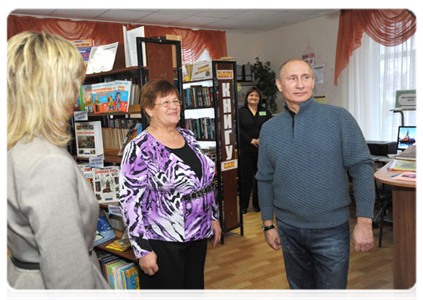 Председатель Правительства Российской Федерации В.В.Путин посетил Антоновский сельский модельный дом культуры|15 ноября, 2011|19:42