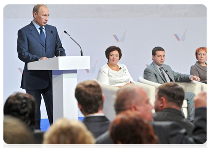 Председатель Правительства Российской Федерации В.В.Путин принял участие в пленарном заседании Всероссийского форума сельской интеллигенции|15 ноября, 2011|20:46