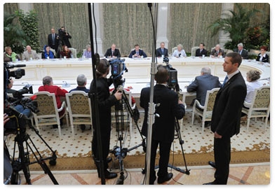 Президент Российской Федерации Д.А.Медведев и Председатель Правительства Российской Федерации В.В.Путин встретились в Большом Кремлёвском дворце с пенсионерами и ветеранами
